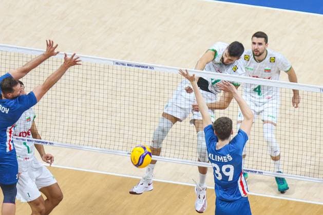 2025.09.27 Pasay City Manila siatkowka mezczyn Mistrzostwa Swiata FIVB 2025 Czechy - Bulgaria N z FIVB Men s World Championship, WM, Weltmeisterschaft 2025 Czechia - Bulgary semi finals polfinal radosc zwyciestwo winner win kibice doping Foto Szymon Gorski PressFocus 2025.09.27 Pasay City Manila volleyball men FIVB Men s World Championship 2025 Czechy - Bulgaria FIVB Men s World Championship 2025 Czechia - Bulgary semi finals polfinal radosc zwyciestwo winner win kibice doping Credit: Szymon Gorski PressFocus NEWSPIX.PL --- newspix.pl 
