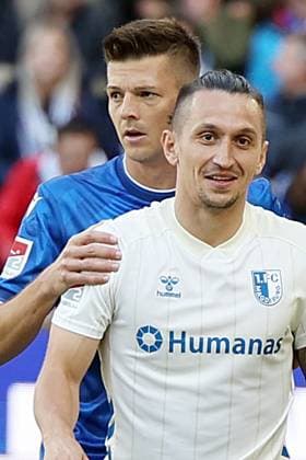 27.09.2025, xrekx, Fussball 2.Bundesliga, Karlsruher SC - 1.FC Magdeburg v.l. Eckball Marvin Wanitzek (Karlsruher SC) Baris Atik (1.FC Magdeburg) (DFL DFB REGULATIONS PROHIBIT ANY USE OF PHOTOGRAPHS as IMAGE SEQUENCES and or QUASI-VIDEO) Karlsruhe