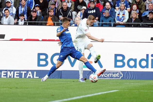 27.09.2025, xrekx, Fussball 2.Bundesliga, Karlsruher SC - 1.FC Magdeburg v.l. Marvin Wanitzek (Karlsruher SC) Maximilian Breunig (1.FC Magdeburg) Zweikampf, Aktion, action, battle for the ball (DFL DFB REGULATIONS PROHIBIT ANY USE OF PHOTOGRAPHS as IMAGE SEQUENCES and or QUASI-VIDEO) Karlsruhe
