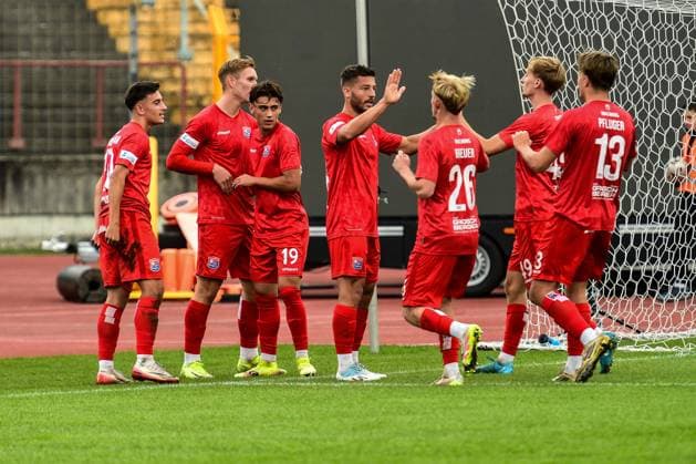 TSV Schwaben Augsburg gegen SpVgg Unterhaching, Augsburg 27.09.2025 Jubel bei nach dem 1:0 durch Elfmeter , Augsburg, 27.09.2025 - 11. Spieltag der Regionalliga Bayern, TSV Schwaben Augsburg gegen SpVgg Unterhaching, Augsburg Rosenaustadion Copyright: xBEAUTIFULxSPORTS Märklx