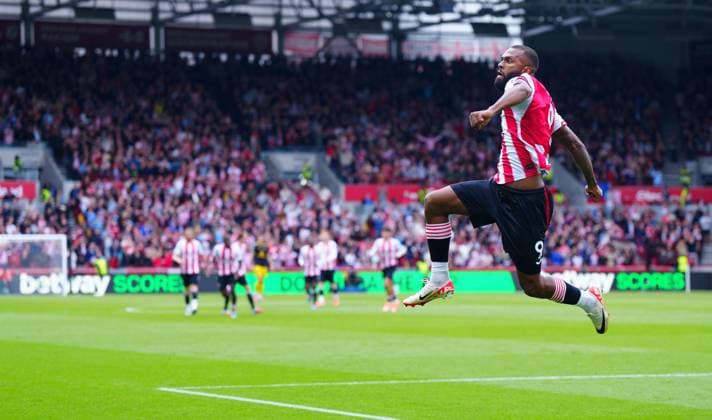 Igor Thiago of Brentford celebrates scoring the opening goal Brentford v Manchester United, ManU Premier League, Football, Gtech Community Stadium, London, UK - 27 Sep 2025London Gtech Community Stadium United Kingdom EDITORIAL USE ONLY No use with unauthorised audio, video, data, fixture lists, club league logos or live services. Online in-match use limited to 120 images, no video emulation. No use in betting, games or single club league player publications. Copyright: xJavierxGarcia Shutterstockx 15503850u