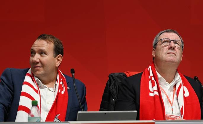 27.09.2025 , xophax, Fussball 1.Bundesliga, 1.FC Koeln Mitgliederversammlung , Präsidentenwahl. Rhein Energie Stadion Jahreshauptversammlung am Samstag den 27.09.2025. 1.FC Köln Fabian Schwab, links und Werner Wolf , rechts (DFL DFB REGULATIONS PROHIBIT ANY USE OF PHOTOGRAPHS as IMAGE SEQUENCES and or QUASI-VIDEO) Koeln