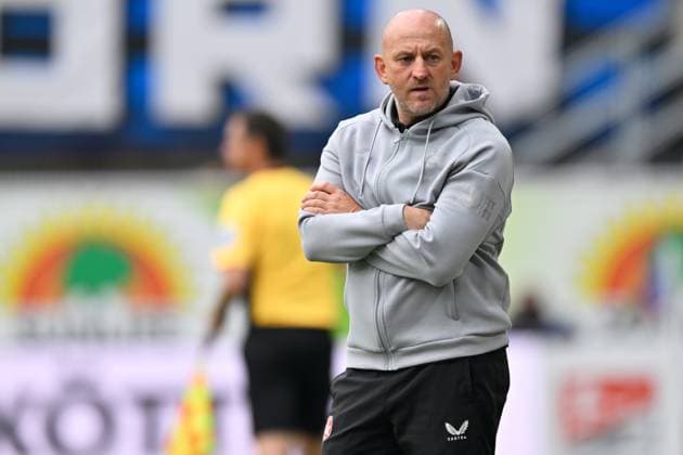 Paderborn, Home Deluxe Arena, 27.09.25, GER, Herren, 2.Bundesliga, Saison 2025-2026, SC Paderborn 07 - 1.FC Kaiserslautern Bild: Trainer Torsten LIEBERKNECHT (Kaiserslautern) DFL regulations prohibit any use of photographs as image sequences and or quasi-video. NRW Deutschland