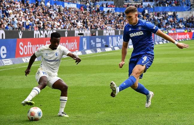 27.09.2025, xhbx, Fussball 2.Bundesliga, Karlsruher SC - 1.FC Magdeburg v.l. Lubambo Musonda (1.FC Magdeburg), Marcel Beifus (Karlsruher SC KSC) (DFL DFB REGULATIONS PROHIBIT ANY USE OF PHOTOGRAPHS as IMAGE SEQUENCES and or QUASI-VIDEO) Karlsruhe