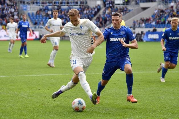 27.09.2025, xhbx, Fussball 2.Bundesliga, Karlsruher SC - 1.FC Magdeburg v.l. Maximilian Breunig (1.FC Magdeburg), Nicolai Rapp (Karlsruher SC KSC) (DFL DFB REGULATIONS PROHIBIT ANY USE OF PHOTOGRAPHS as IMAGE SEQUENCES and or QUASI-VIDEO) Karlsruhe