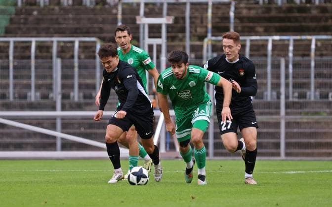 27.09.2025, Fussball, Herren, Regionalliga Südwest, Saison 2025 2026, FC 08 Homburg - SG Sonnenhof Großaspach, Niklas Pollex (SG Sonnenhof Großaspach) Miguel Fernandes Goncalves (FC 08 Homburg) Loris Maier (SG Sonnenhof Großaspach) Homburg Waldstadion Saarland Deutschland (DE) Copyright: xFabianxKleerx