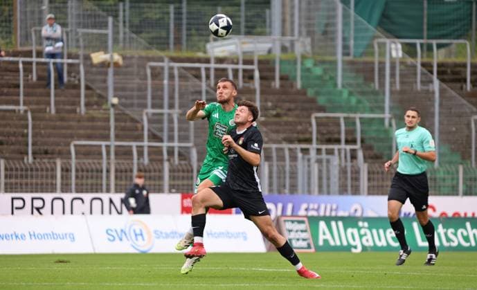 27.09.2025, Fussball, Herren, Regionalliga Südwest, Saison 2025 2026, FC 08 Homburg - SG Sonnenhof Großaspach, Amar Suljic (FC 08 Homburg) Marius Kunde (SG Sonnenhof Großaspach) Homburg Waldstadion Saarland Deutschland (DE) Copyright: xFabianxKleerx