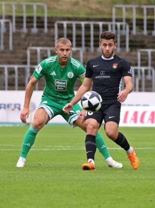 27.09.2025, Fussball, Herren, Regionalliga Südwest, Saison 2025 2026, FC 08 Homburg - SG Sonnenhof Großaspach, Mart Ristl (FC 08 Homburg) Marius Kunde (SG Sonnenhof Großaspach) Homburg Waldstadion Saarland Deutschland (DE) Copyright: xFabianxKleerx