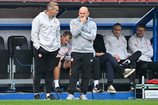 Paderborn, Home Deluxe Arena, 27.09.25, GER, Herren, 2.Bundesliga, Saison 2025-2026, SC Paderborn 07 - 1.FC Kaiserslautern Bild: Trainer Torsten LIEBERKNECHT (Kaiserslautern) DFL regulations prohibit any use of photographs as image sequences and or quasi-video. NRW Deutschland