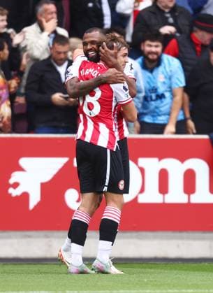 Brentford v Manchester United, ManU English Premier League, Gtech Community Stadium, London, UK - 27 09 2025 Igor Thiago celebrates scoring Brentford s first goal during the Premier League home game against Manchester United London The Gtech Community Stadium London GBR, UK NEWSPAPERS OUT Copyright: xMarkxGreenwoodx