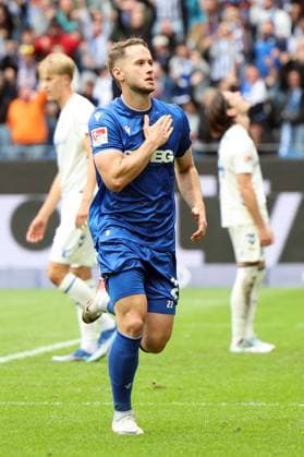 27.09.2025, xrekx, Fussball 2.Bundesliga, Karlsruher SC - 1.FC Magdeburg v.l. Torjubel nach dem Tor zum celebrating the goal celebrate 1:0 durch Christoph Kobald (Karlsruher SC) (DFL DFB REGULATIONS PROHIBIT ANY USE OF PHOTOGRAPHS as IMAGE SEQUENCES and or QUASI-VIDEO) Karlsruhe