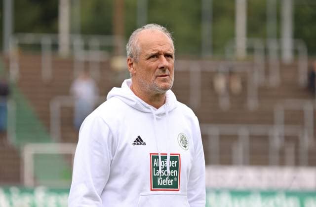 27.09.2025, Fussball, Herren, Regionalliga Südwest, Saison 2025 2026, FC 08 Homburg - SG Sonnenhof Großaspach, Trainer Roland Seitz (FC 08 Homburg) Homburg Waldstadion Saarland Deutschland (DE) Copyright: xFabianxKleerx