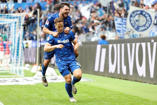 27.09.2025, xrekx, Fussball 2.Bundesliga, Karlsruher SC - 1.FC Magdeburg v.l. Torjubel nach dem Tor zum celebrating the goal celebrate 1:0 durch Christoph Kobald (Karlsruher SC) mit Lilian Egloff (Karlsruher SC) (DFL DFB REGULATIONS PROHIBIT ANY USE OF PHOTOGRAPHS as IMAGE SEQUENCES and or QUASI-VIDEO) Karlsruhe