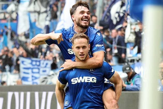 27.09.2025, xrekx, Fussball 2.Bundesliga, Karlsruher SC - 1.FC Magdeburg v.l. Torjubel nach dem Tor zum celebrating the goal celebrate 1:0 durch Christoph Kobald (Karlsruher SC) mit Lilian Egloff (Karlsruher SC) (DFL DFB REGULATIONS PROHIBIT ANY USE OF PHOTOGRAPHS as IMAGE SEQUENCES and or QUASI-VIDEO) Karlsruhe