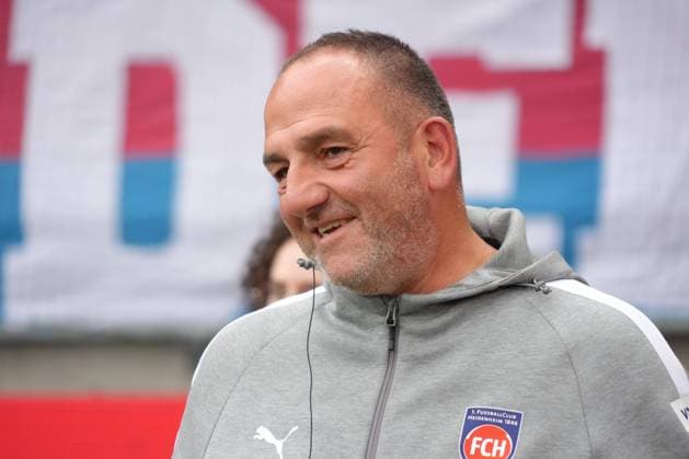 Bundesliga Herren, 5. Spieltag, Saison 2025 26, FC Heidenheim - FC Augsburg Frank Schmidt (Cheftrainer, FC Heidenheim) FC Heidenheim - FC Augsburg Bundesliga Herren, 5. Spieltag, Saison 2025 26, FC Heidenheim - FC Augsburg Deutschland, Heidenheim, Voith Arena, 27.09.2025
