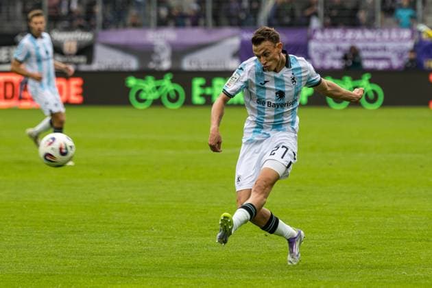 GER, 3. Liga, FC Erzgebirge Aue - TSV 1860 München 27.09.2025, eins Erzgebirgsstation, Aue, GER, 3. Liga, FC Erzgebirge Aue - TSV 1860 München Marlon Frey (TSV 1860 München 27) Â Foto Alexander Trienitz nordphoto GmbH