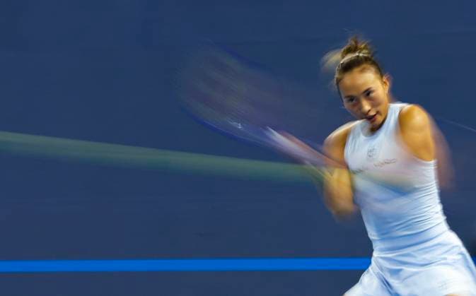 (250927) -- BEIJING, Sept. 27, 2025 -- Zheng Qinwen hits a return during the women s singles second round match between Zheng Qinwen of China and Emiliana Arango of Colombia at 2025 China Open tennis tournament in Beijing, China, Sept. 27, 2025. ) (SP)CHINA-BEIJING-TENNIS-CHINA OPEN-WOMEN S SINGLES-SECOND ROUND (CN) Baixxuefei 
