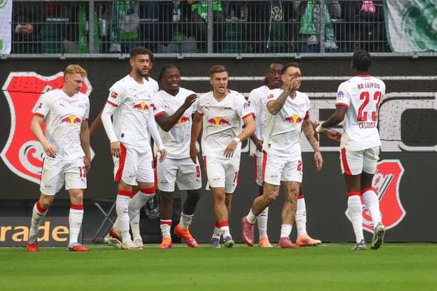 27.09.2025, xgox, Fussball - 1.Bundesliga VfL Wolfsburg - RB Leipzig emspor, v.l. Jubel nach dem 0:1 durch Johan Bakayoko (Leipzig, 9) (DFL DFB REGULATIONS PROHIBIT ANY USE OF PHOTOGRAPHS as IMAGE SEQUENCES and or QUASI-VIDEO) Wolfsburg