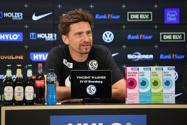 27.09.2025, Fussball, Herren, 2. Bundesliga, Saison 2025 2026, SV 07 Elversberg Holstein Kiel, Trainer Vincent Wagner (SV 07 Elversberg) Elversberg Ursapharm-Arena an der Kaiserlinde Saarland Deutschland (DEU) Copyright: xSebastianxBachx