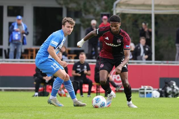 27.09.2025 - Fussball - Saison 2025 2026 - Regionalliga Bayern - 11. Spieltag: 1. FC Nürnberg FCN II ( Club ) - FV Illertissen - DaMa - xdaxmax - Daniel Hausmann (13, FV Illertissen FVI ) Winners Osawe (38, 1. FC Nürnberg FCN II )
