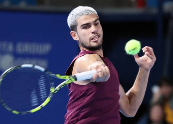 September 27, 2025, Tokyo, Japan - Carlos Alcaraz of Spain returns the ball against Zizou Berga of Belgium during a second round match of the Japan Open Tennis tournament in Tokyo on Saturday, September 27, 2025. Alcaraz defeated Bergs 6-4, 6-3. (photo by Yoshio Tsunoda AFLO) Noxthirdxpartyxsales  aflo_304949822