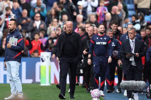 27th September 2025; Selhurst Park, Selhurst, London, England; Premier League Football, Crystal Palace versus Liverpool; Liverpool manager Arne Slot  KatiexChan