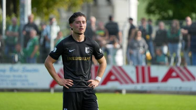 Fußball, Herren, Saison 2025 2026, Regionalliga Nordost, 10. Spieltag, FSV 63 Luckenwalde vs. BSG Chemie Leipzig, Samstag 27.09.2025, Werner-Seelenbinder-Stadion Luckenwalde, Im Bild: Brandenburg Deutschland