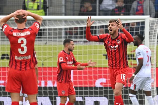re:Julian NIEHUES (Heidenheim), Enttaeuschung,Frust,enttaeuscht, frustriert,niedergeschlagen, Fussball 1. Bundesliga Saison 2025 2026, 5.Spieltag, Spieltag05 1.FC Heidenheim - FC Augsburg am 27.09.2025, VOITH ARENA
