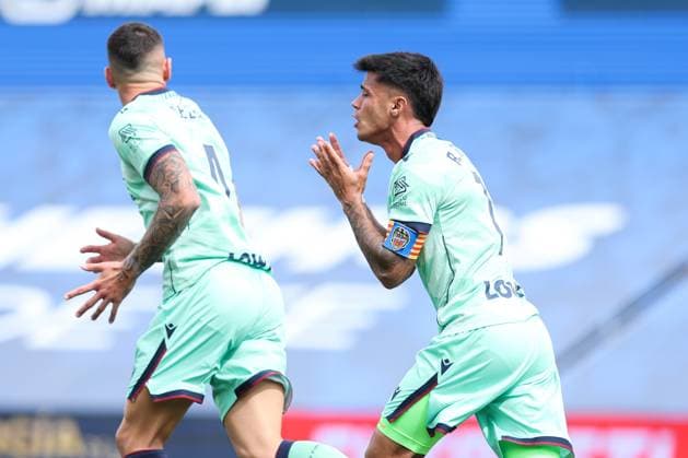 September 27, 2025, Getafe, Madrid, Spain: Roger Brugue of Levante UD lamenting during the Spanish League, LaLiga EA Sports, football match played between Getafe CF and Levante UD at Coliseum stadium on September 27, 2025, in Getafe, Madrid, Spain. Getafe Spain - ZUMAa181 20250927_zaa_a181_139 Copyright: xIrinaxR.xHipolitox
