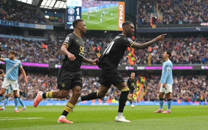 Jaidon Anthony of Burnley celebrates scoring the equalising goal 1-1 Manchester City v Burnley, Premier League, Football, Etihad Stadium, Manchester, UK - 27 Sep 2025Manchester Etihad Stadium United Kingdom EDITORIAL USE ONLY No use with unauthorised audio, video, data, fixture lists, club league logos or live services. Online in-match use limited to 120 images, no video emulation. No use in betting, games or single club league player publications.  Copyright: xGreigxCowie Shutterstockx 15503920ac
