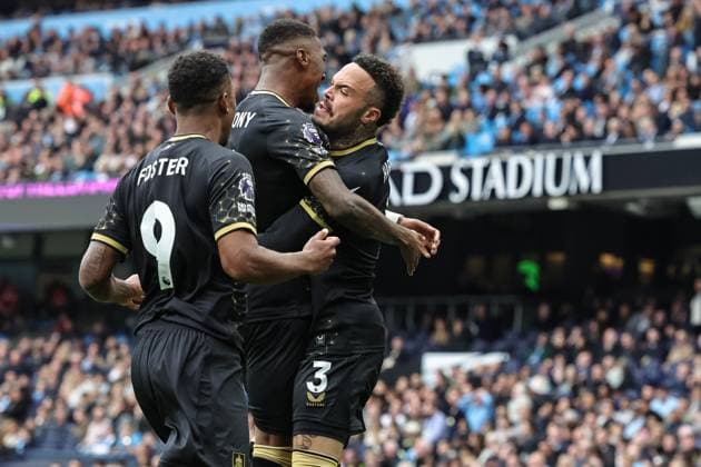 Premier League Manchester City v Burnley Jaidon Anthony of Burnley celebrates his goal to make it 1-1 during the Premier League match Manchester City vs Burnley at Etihad Stadium, Manchester, United Kingdom, 27th September 2025 (Photo by Mark Cosgrove News Images) Manchester Etihad Stadium Manchester United, ManU Kingdom Copyright: xMarkxCosgrove NewsxImagesx