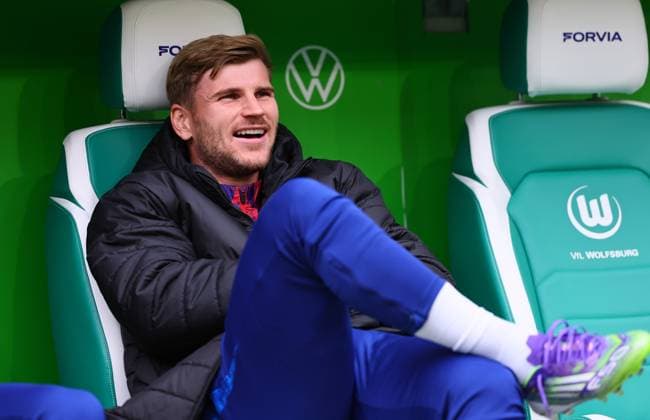 Wolfsburg - RB Leipzig Bundesliga Wolfsburg, 27.09.2025, Volkswagen Arena, Bundesliga, Spieltag 5 , VFL WOLFSBURG vs. RB LEIPZIG , Im Bild: Timo Werner (36, RB Leipzig) auf der Reservebank ,