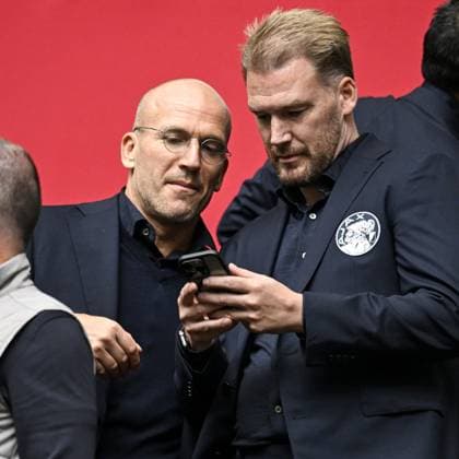 AMSTERDAM (l-r) Ajax technical director Alex Kroes, Ajax Director of Football Marijn Beuker during the Dutch Eredivisie match between AFC Ajax and NAC Breda at the Johan Cruijff ArenA on September 27, 2025, in Amsterdam, Netherlands. ANP OLAF KRAAK Eredivisie 2025 26 xVIxANPxSportx xxANPxIVx 537619567 originalFilename: 537619567.jpg