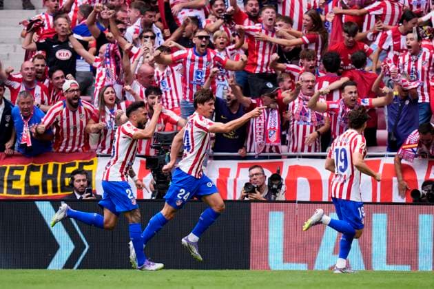 ESP: Atletico de Madrid - Real Madrid CF La Liga EA Sports. Date 7 Robin Le Normand of Atletico de Madrid celebrates after scoring the 1-0 during the La Liga EA Sports match between Atletico de Madrid and Real Madrid CF played at Riyadh Metropolitano Stadium on September 27, 2025 in Madrid. kpng Copyright: xCesarxCebollax xPRESSINx PS_240927_ATM_RMA_2526_212