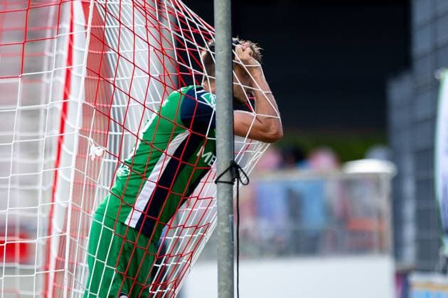27.09.2025, xkwix, Fußball, Regionalliga West, 1. FC Köln U23 - FC Gütersloh, Geißbockheim Franz-Kremer-Stadion: Frust bei Patrik Twardzik (FC Gütersloh 18) NRW Deutschland