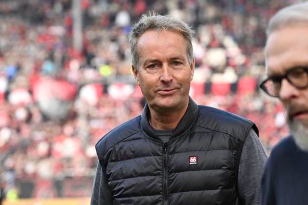 GER; 1 FBL, FC St. Pauli vs Bayer 04 Leverkusen 27.09.2025, Millerntorstadion, Hamburg, GER; 1. FBL, FC St. Pauli vs Bayer 04 Leverkusen im Bild Trainer Kasper Hjulmand (Leverkusen)