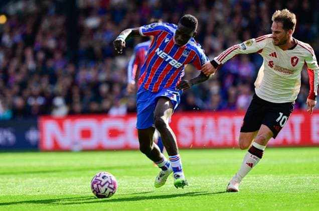 Crystal Palace v Liverpool, London, UK - 27 Sep 2025 IsmaÃ¯la Sarr of Crystal Palace and Alexis Mac Allister of Liverpool during the Premier League match between Crystal Palace and Liverpool at Selhurst Park, London on 27 September 2025 ( London Selhurst Park London England Copyright: xAlanxStanford PPAUKx PPA-218896