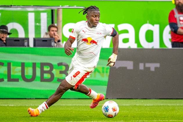 Deutschland: Fussball 1. Bundesliga, 6. Spieltag 2025 2026, VfL Wolfsburg-RB Leipzig am 27.09.2025 in Wolfsburg (Volkswagen-Arena): Johan Bakayoko (RB Leipzig 9) Copyright: xSvenxHeidmannx