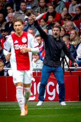 NAC Breda trainer Carl Hoefkens during the match AFC Ajax Amsterdam vs NAC Breda at the Johan Cruijff ArenA for the Dutch Vriendenloterij Eredivisie season 2025-2026 in AMSTERDAM, Netherlands on 27 september 2025, (photo by Marcel van Dorst EYE4images DeFodi Images) NAC Breda trainer Carl Hoefkens during the match AFC Ajax Amsterdam vs NAC Breda at the Johan Cruijff ArenA for the Dutch Vriendenloterij Eredivisie season 2025 2026 in AMSTERDAM, Netherlands on 27 september 2025, photo by Marcel van Dorst EYE4images DeFodi Images