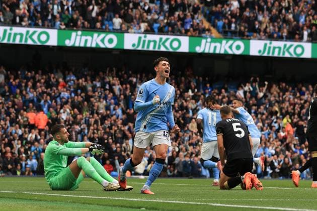 27th September 2025; Etihad Stadium, Manchester, England; Premier League Football, Manchester City versus Burnley; Phil Foden of Manchester City celebrates after Est& xe8;ve put through his own goal scoring for 1-0 after 12 minutes  DavidxBlunsden