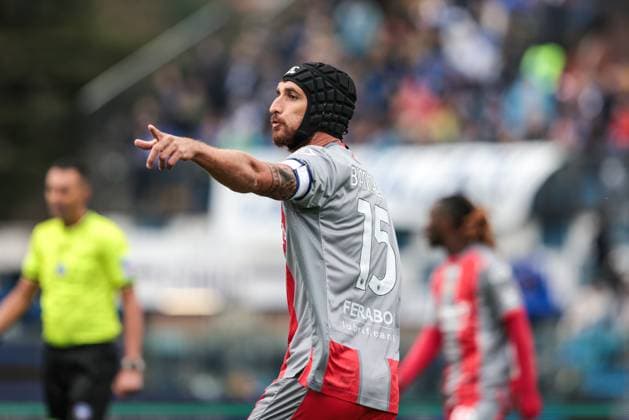 Como 1907 V US Cremonese - Serie A Matteo Bianchetti (US Cremonese) participates in the Serie A football match between Como 1907 and US Cremonese in Como, Italy, on September 27, 2025, at Stadio Giuseppe Sinigaglia. Como Italy  Copyright: xEmanuelexComincinix originalFilename:comincini-como1907250927_npFRL.jpg