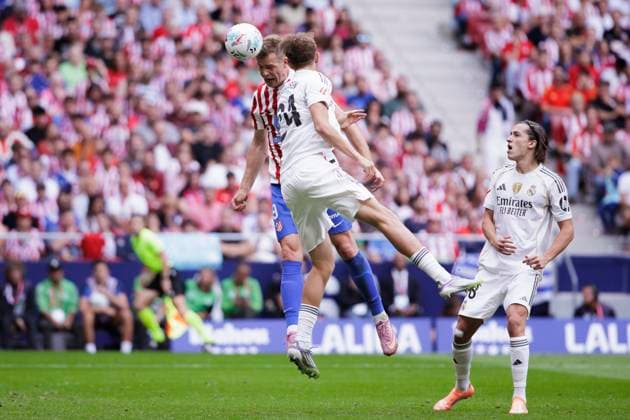 LA LIGA EA Sports - Atletico de Madrid vs Real Madrid MADRID,SPAIN - 27 September: Alexander Sorloth of Atletico de Madrid scores a goal during the La Liga 2025 26 match between Atletico de Madrid and Real Madrid at Riyadh Air Metropolitano Stadium. (Photo by Guillermo Martinez) Madrid Riyadh Air Metropolitano Stadium Spain Copyright: xGuillermoxMartinezx