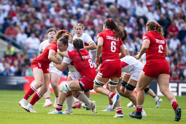 Amy Cokayne (Hooker ? England and Sale Sharks) is tackled high by Fabiola Forteza (Back row ? Canada and Stade Bordelais Women) during the match between Canada and England in the Women s Rugby World Cup 2025 Final at Allianz Park, Twickenham, England on Saturday 27th September 2025. Copyright: xClairexJeffreyx xSPPx Sportspressphoto_SPR33123