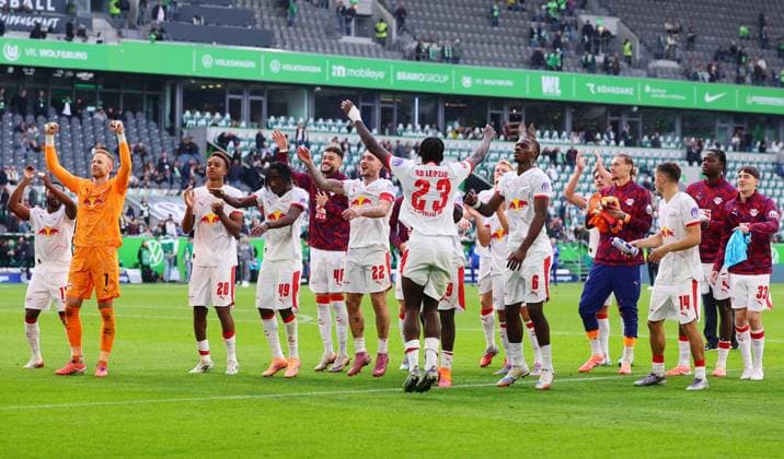Wolfsburg - RB Leipzig Bundesliga Wolfsburg, 27.09.2025, Volkswagen Arena, Bundesliga, Spieltag 5 , VFL WOLFSBURG vs. RB LEIPZIG 0:1 (0:1) , Schlussjubel RB Leipzig. ,
