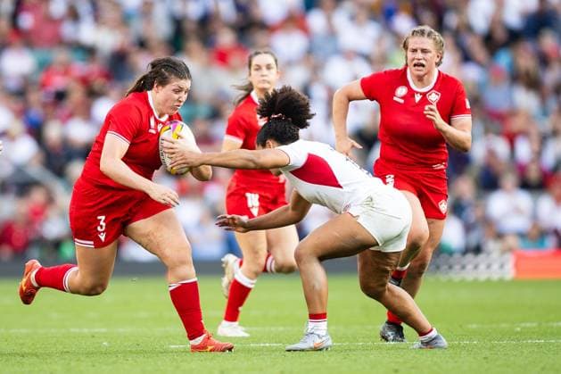 Canada Women v England Women Women s Rugby World Cup 2025 27 09 2025. Final DaLeaka Menin of Canada lines up Tatyana Heard of England during the Women s Rugby World Cup 2025 Final match between Canada Women and England Women at Allianz Stadium, Twickenham, Richmond, United Kingdom on 27 September 2025. Richmond Allianz Stadium London United Kingdom Editorial use only , Copyright: xSimonxKingx PSI-22918-0033