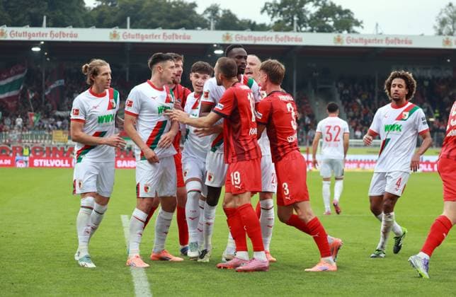 27.09.25 1. FC Heidenheim - FC Augsburg Deutschland, Heidenheim, 27.09.2025, Fussball, Bundesliga, 1. FC Heidenheim - Augsburg: Rudelbildung.