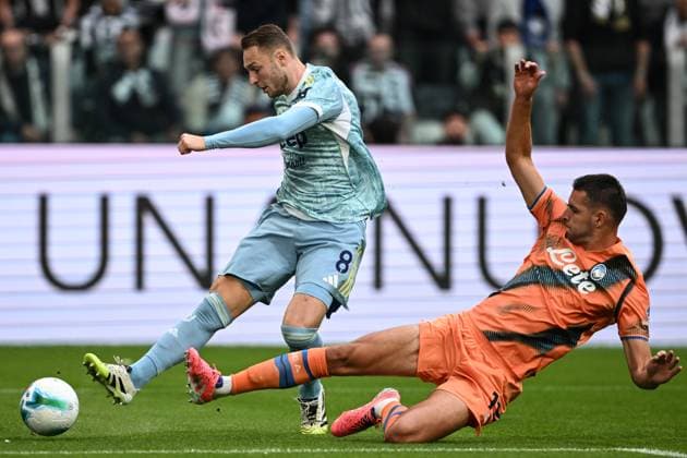 Cm Torino 27 09 2025 - campionato di calcio serie A Juventus-Atalanta foto Cristiano Mazzi Image nella foto: Teun Koopmeiners-Berat Dijmsiti 