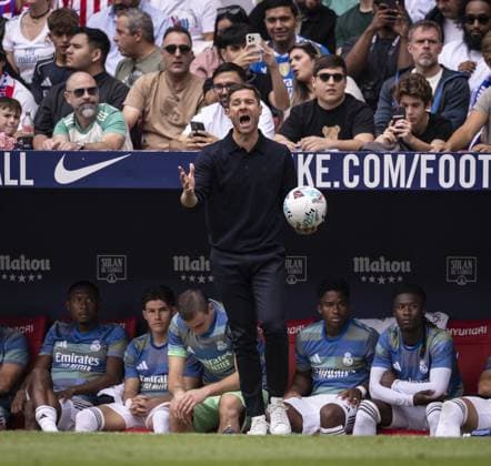 MADRID SPAIN - SEPTEMBER 27: Real Madrid Head Coach, Xabi Alonso during the La Liga 2025 26 League match between Atletico Madrid and Real Madrid at Riyadh Air Metropolitano on September 27, 2025 in Madrid, Spain. (Photo by Ricardo Nogueira Sports Press Photo) Copyright: xRicardoxNogueirax Sportspressphoto_SPR33185