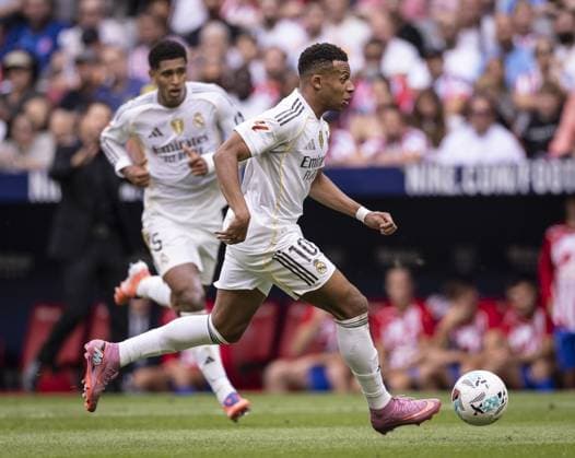 MADRID SPAIN - SEPTEMBER 27: Kylian Mbappé of Real Madrid runs with the ball during the La Liga 2025 26 League match between Atletico Madrid and Real Madrid at Riyadh Air Metropolitano on September 27, 2025 in Madrid, Spain. (Photo by Ricardo Nogueira Sports Press Photo) Copyright: xRicardoxNogueirax Sportspressphoto_SPR33200