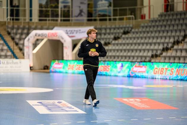 Valkovskis, Janis Pavels (Rueckraum Links, HSC 2000 Coburg, 26) GER, Bayern, HSC 2000 Coburg gegen HBW Balingen-Weilstetten, 2. Handball Bundesliga, Handball, 5.Spieltag, Saison 2025 2026, 19.30 Uhr, Samstag, 27.09.2025 GER, Bayern, HSC 2000 Coburg gegen HBW Balingen-Weilstetten, 2. Handball Bundesliga, Handball, 5.Spieltag, Saison 2025 2026, 19.30 Uhr, Samstag, 27.09.2025 Coburg Copyright: xEibner-Pressefoto MartinxHerbstx EP_MHT